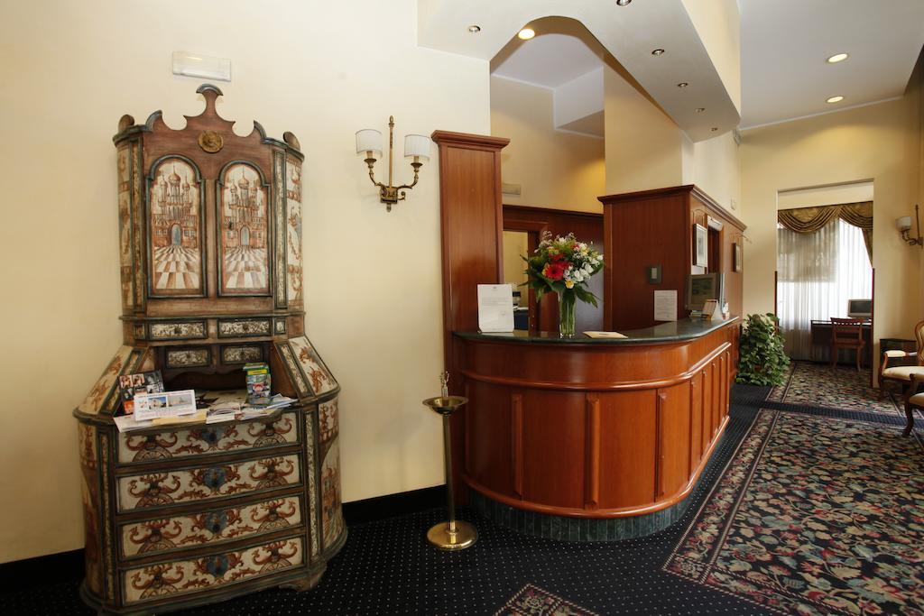 Hotel Colonna Brindisi Exterior photo