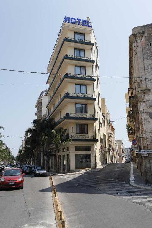 Hotel Colonna Brindisi Exterior photo