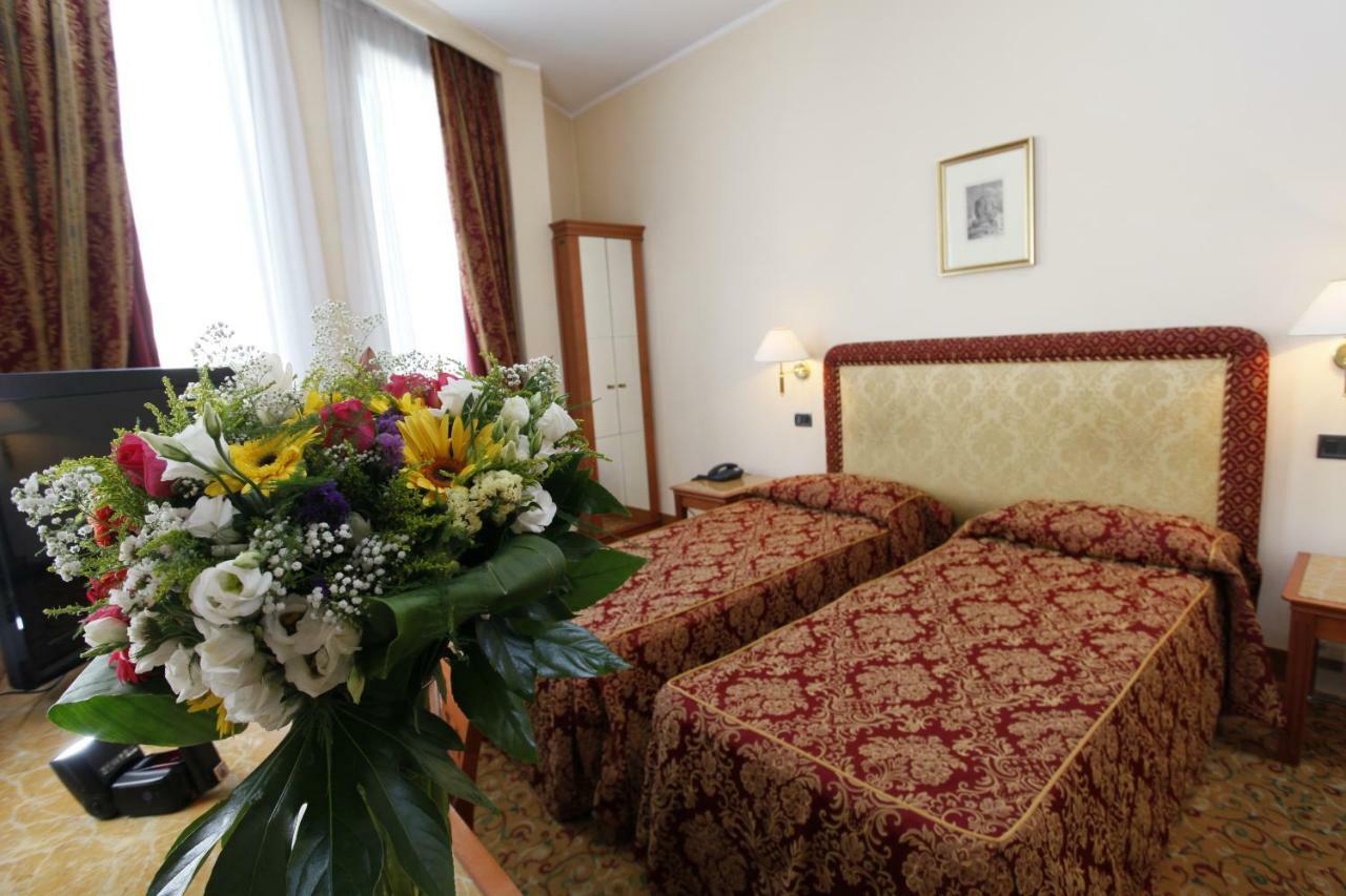 Hotel Colonna Brindisi Exterior photo